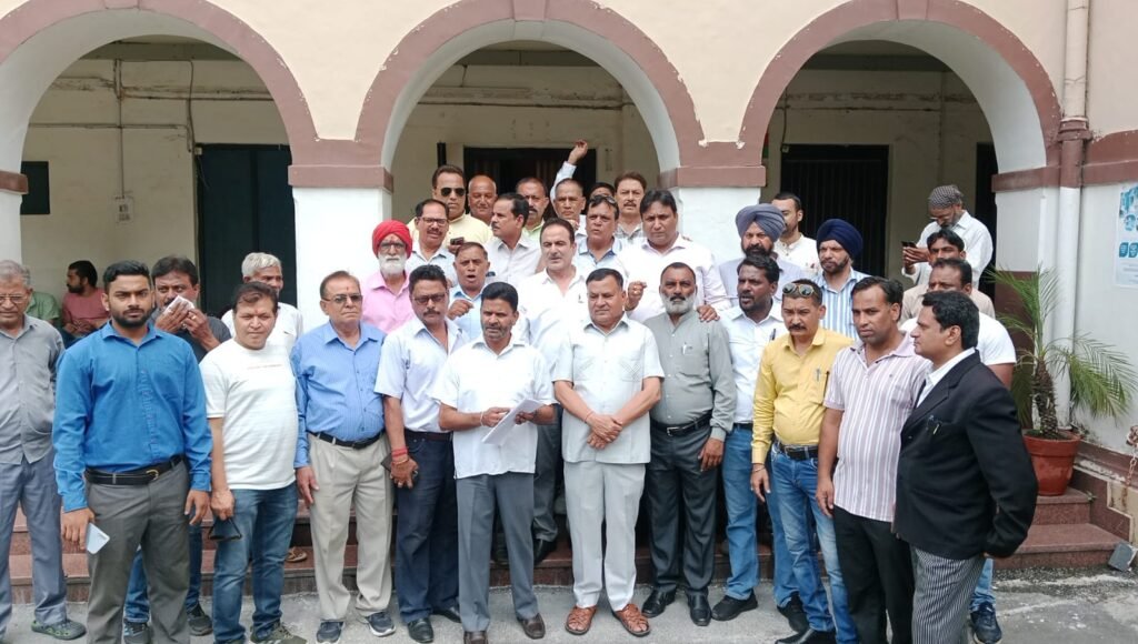 दून नगर निगम की नाकामी के लिए जिम्मेदार कर्मचारियों पर हो कार्रवाई – प्रदीप जोशी