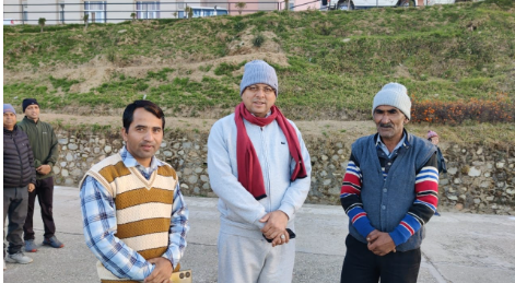 भराड़ीसैंण में मॉर्निंग वॉक के दौरान सीएम पुष्कर सिंह धामी ने स्थानीय लोगों से की मुलाकात।