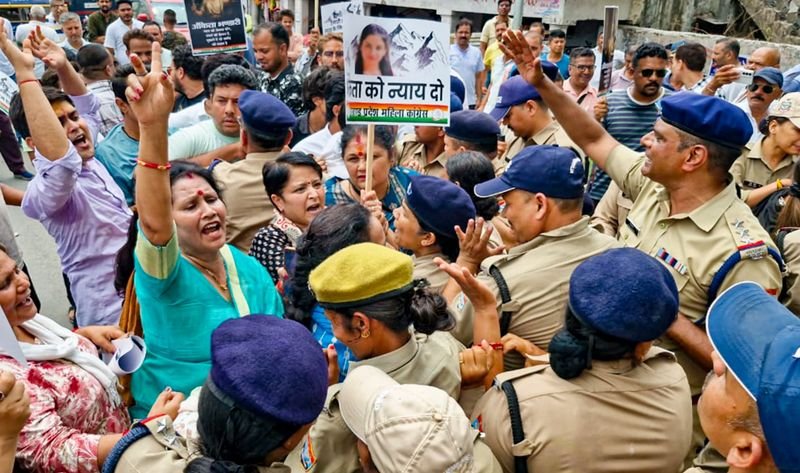 एचसी में निचली अदालत के फैसले को चुनौती देंगे, दोषियों के लिए मौत की सजा की तलाश करेंगे: अंकिता भंडारी के माता -पिता