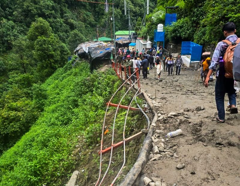 जेके से 2 पालकी-बियरर्स, 3 अन्य लोग केदारनाथ ट्रेक रूट पर भूस्खलन में घायल हुए