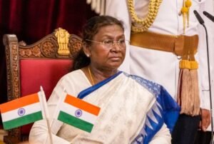 देहरादुन से अंतर्राष्ट्रीय योग दिवस समारोह का नेतृत्व करने के लिए राष्ट्रपति