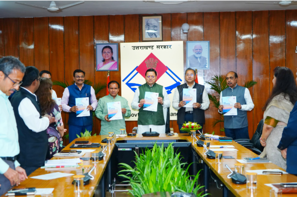 उत्तराखंड में शहरी स्थानीय निकायों को सशक्त बनाने के लिए सेतु आयोग ने सौंपी मुख्यमंत्री को रिपोर्ट