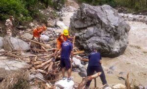 2 आईएएफ कर्मियों ने भीमटल झील में भारी बारिश के पाउंड उत्तराखंड के रूप में डूबो