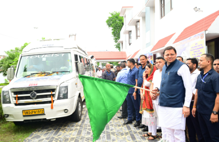 मुख्यमंत्री ने टनकपुर से कैलाश मानसरोवर यात्रा के पहले दल को हरी झंडी दिखाकर किया रवाना।