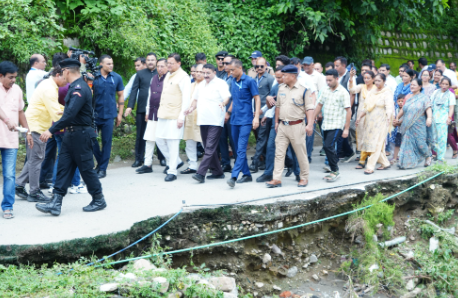 मुख्यमंत्री श्री पुष्कर सिंह धामी ने देहरादून में रायपुर क्षेत्र के अंतर्गत अतिवृष्टि से प्रभावित क्षेत्रों का स्थलीय निरीक्षण किया।