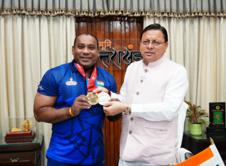 मुख्यमंत्री श्री पुष्कर सिंह धामी से मुख्यमंत्री कैम्प कार्यालय में वेटलिफ्टर श्री मुकेश पाल ने भेंट की।