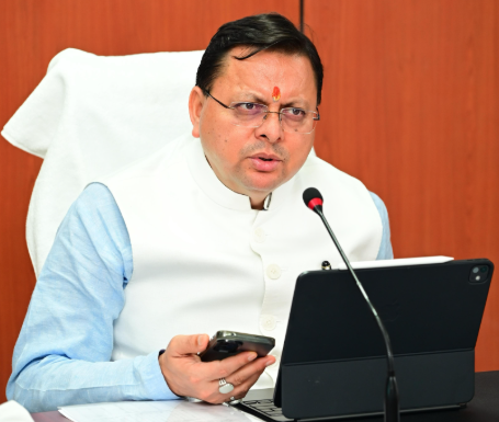 मुख्यमंत्री श्री पुष्कर सिंह धामी ने आईटी पार्क स्थित राज्य आपदा परिचालन केन्द्र से प्रदेश में हो रही अतिवृष्टि का जायजा लिया।