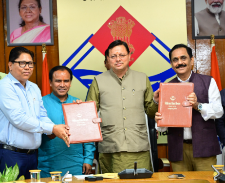 राजकीय मेडिकल कॉलेज देहरादून और हल्द्वानी में तीमारदारों के लिए विश्राम गृह बनाए जाएंगे, एम.ओ.यू. पर हस्ताक्षर।