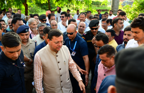 मुख्यमंत्री श्री पुष्कर सिंह धामी ने लोक निर्माण विभाग अतिथि गृह खटीमा में क्षेत्र की जनता से मुलाकात की तथा उनकी समस्याएं सुनी।