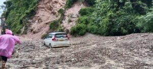 उत्तराखंड के रुद्रप्रायग में क्लाउडबर्स्ट, कई परिवारों को फंसने की आशंका थी