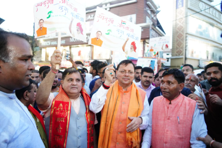 सीएम धामी ने पलटन बाजार देहरादून में आयोजित ‘स्वदेशी अपनाओ, राष्ट्र को आगे बढ़ाओ’ अभियान का किया नेतृत्व।