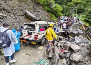 2 मारे गए, केदारनाथ मार्ग पर भूस्खलन में 6 घायल