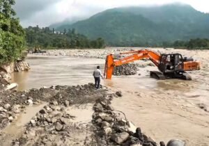 रेन फ्यूरी: उत्तराखंड के मसूरी में 2,500 पर्यटक फंस गए