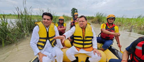 आपदा की घड़ी में जनसेवा की मिसाल बने मुख्यमंत्री पुष्कर सिंह धामी।