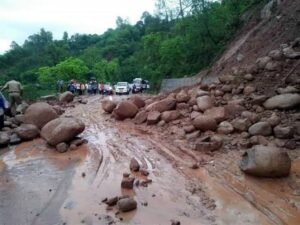 19 NHPC कर्मचारी उत्तराखंड में भूस्खलन ब्लॉक सुरंगों के बाद फंस गए, 8 बचाया गया